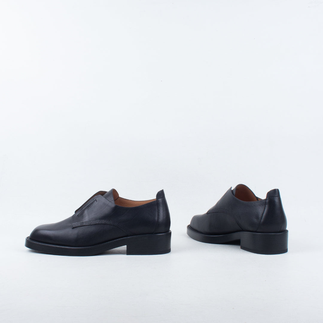 Pandora Slip On
