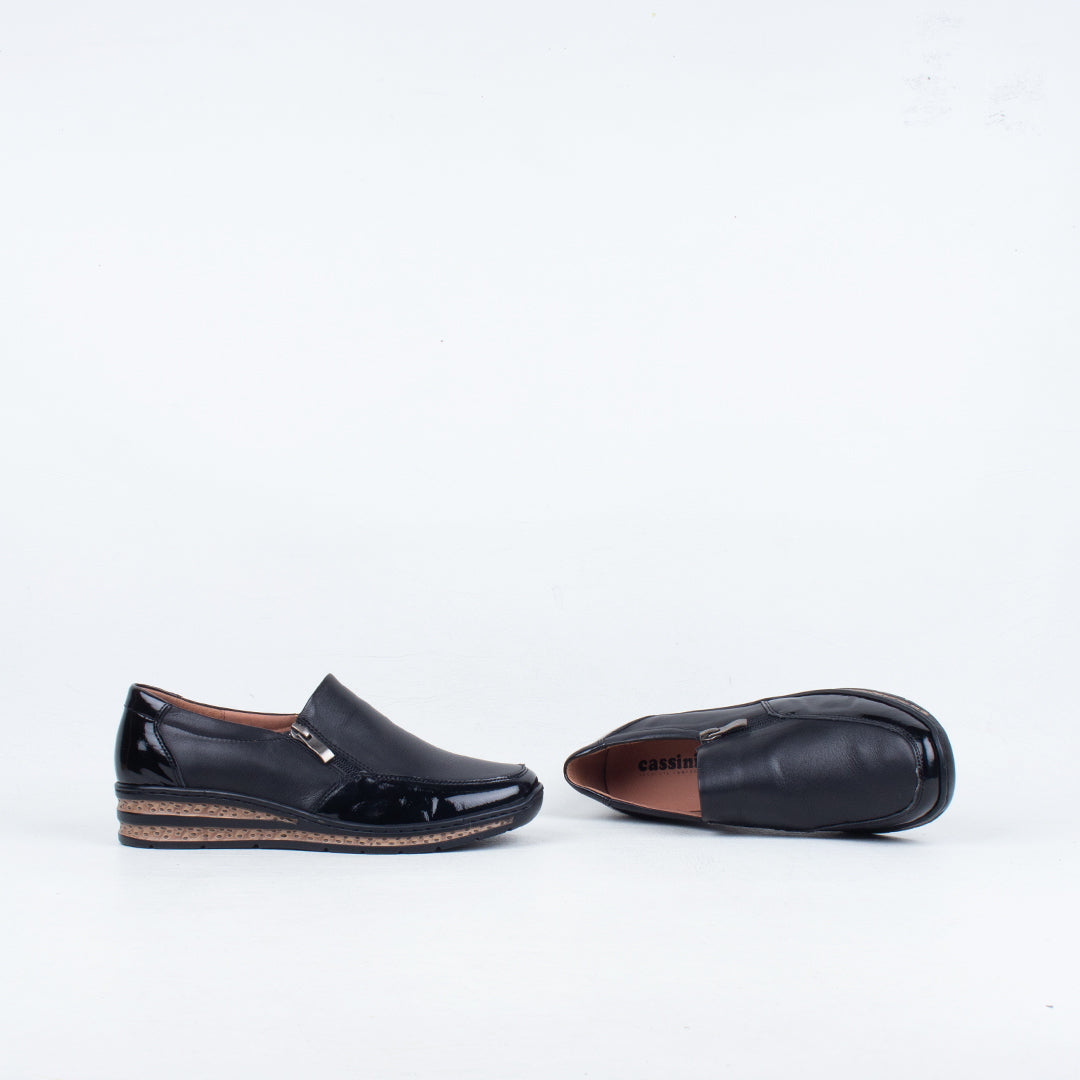 Mantra Slip On