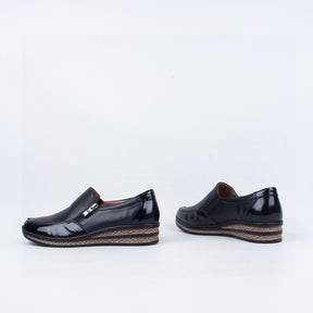 Mantra Slip On