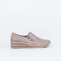 Mantra Slip On