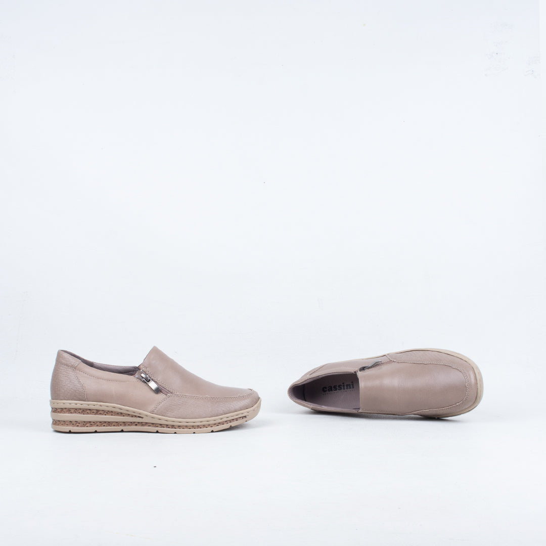 Mantra Slip On