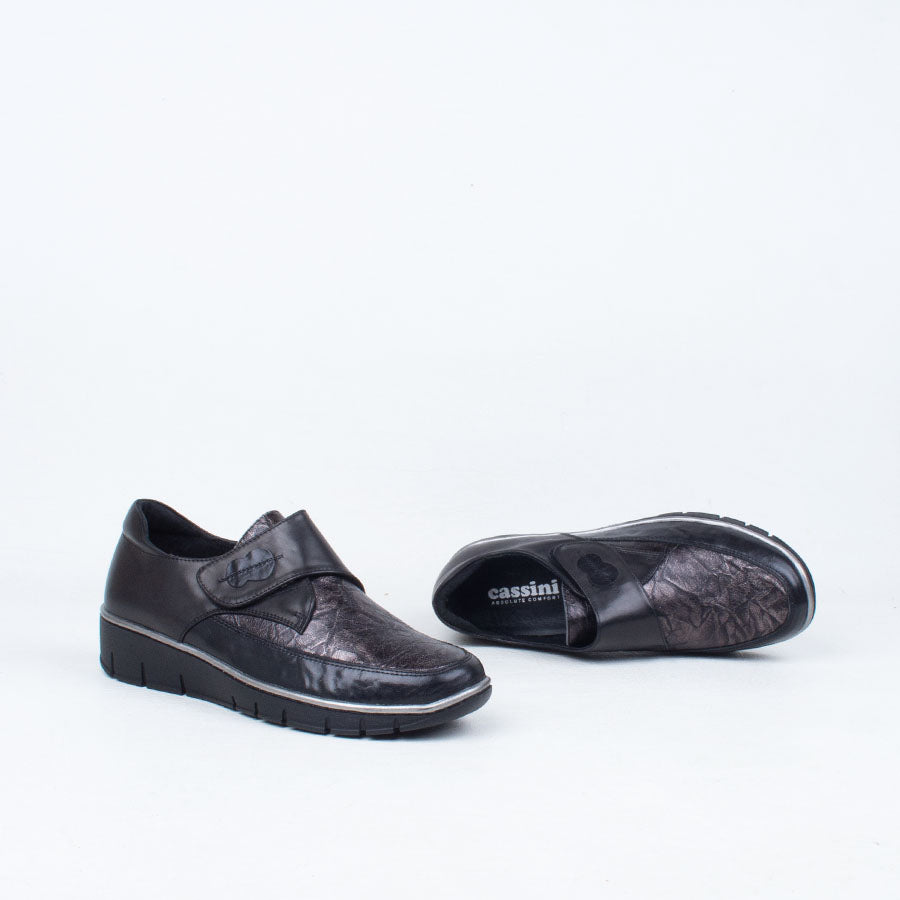 Mumbo Slip On