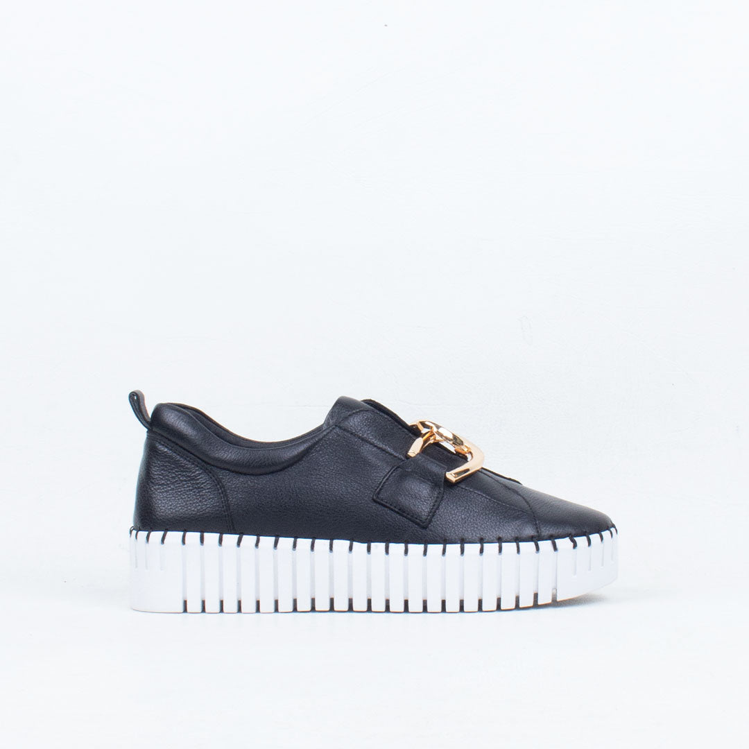 Bage Slip On