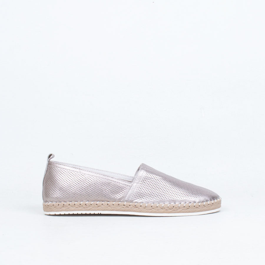 Tokyo Slip On