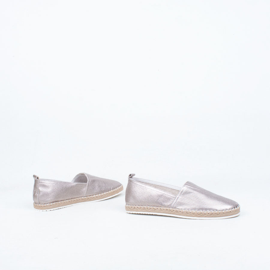 Tokyo Slip On