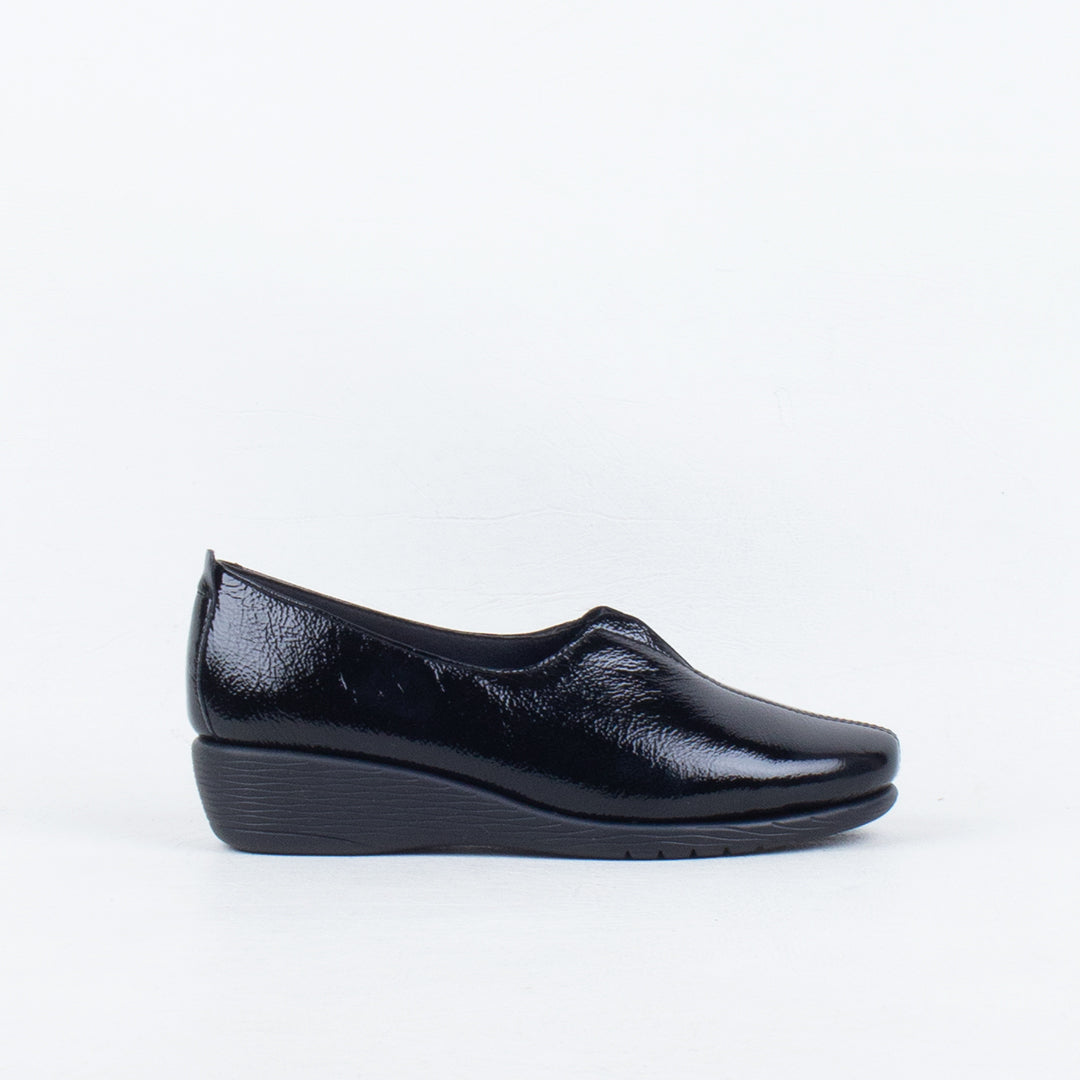 Dory Slip On
