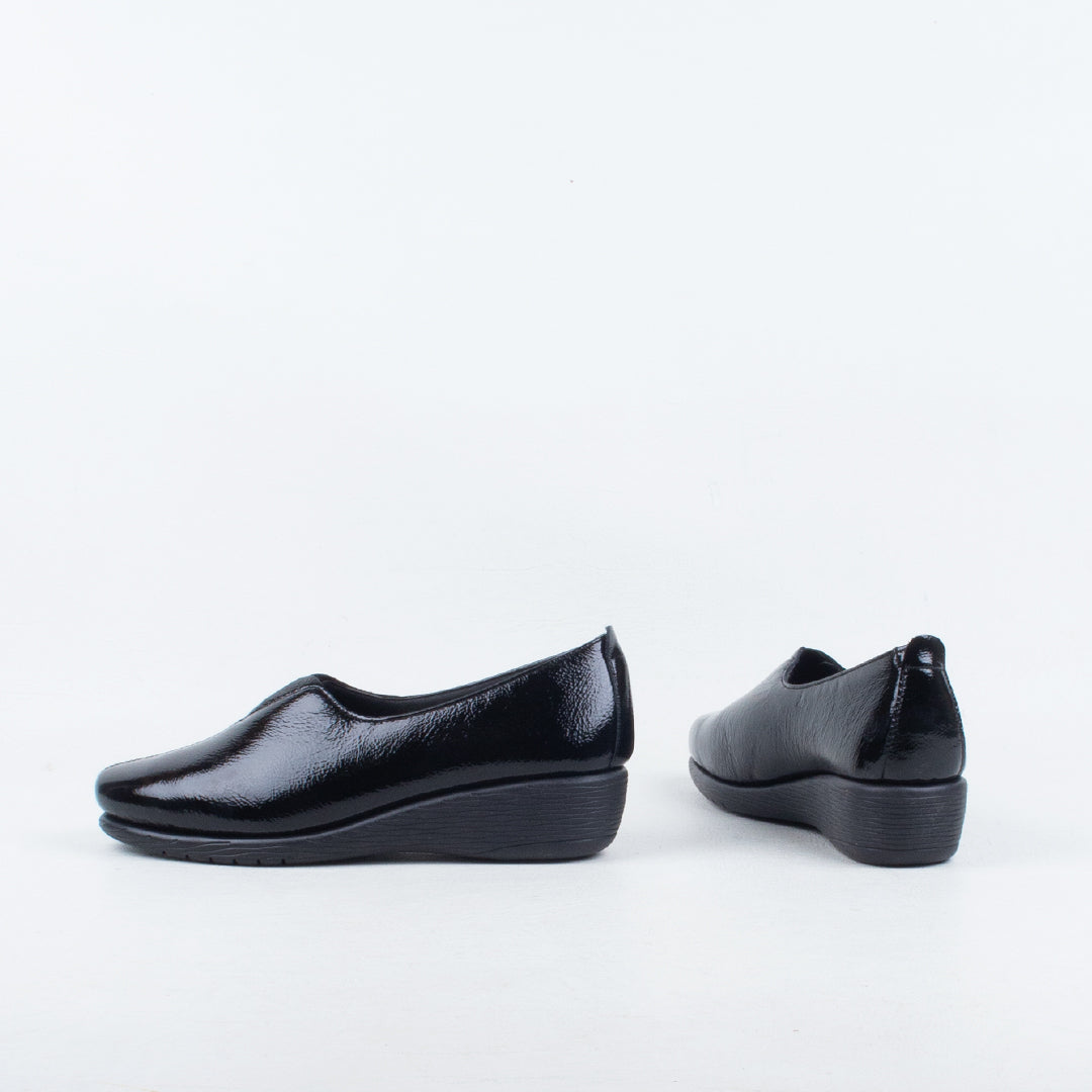 Dory Slip On
