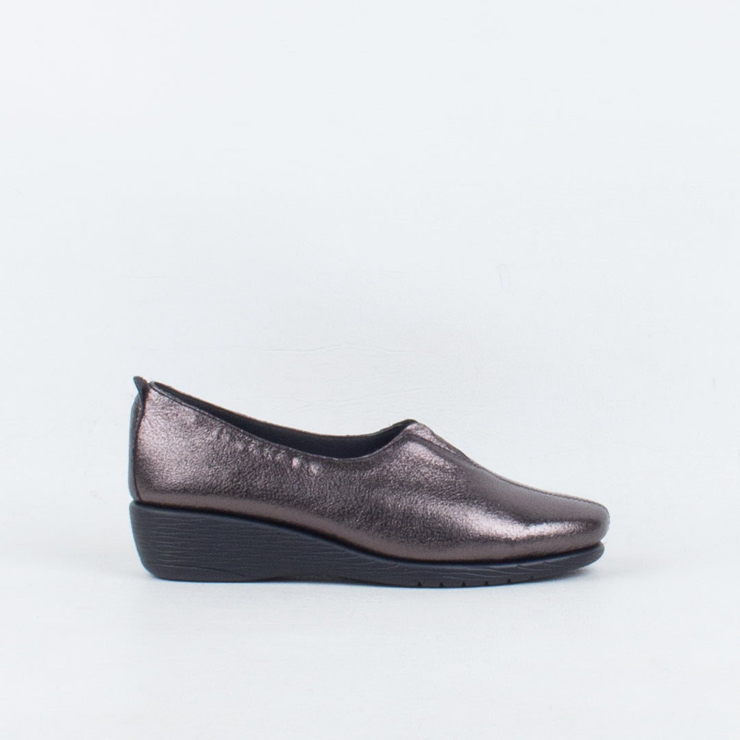Dory Slip On