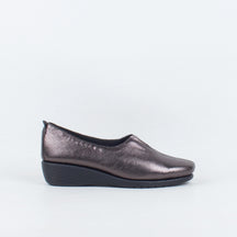 Dory Slip On