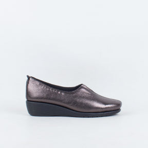 Dory Slip On