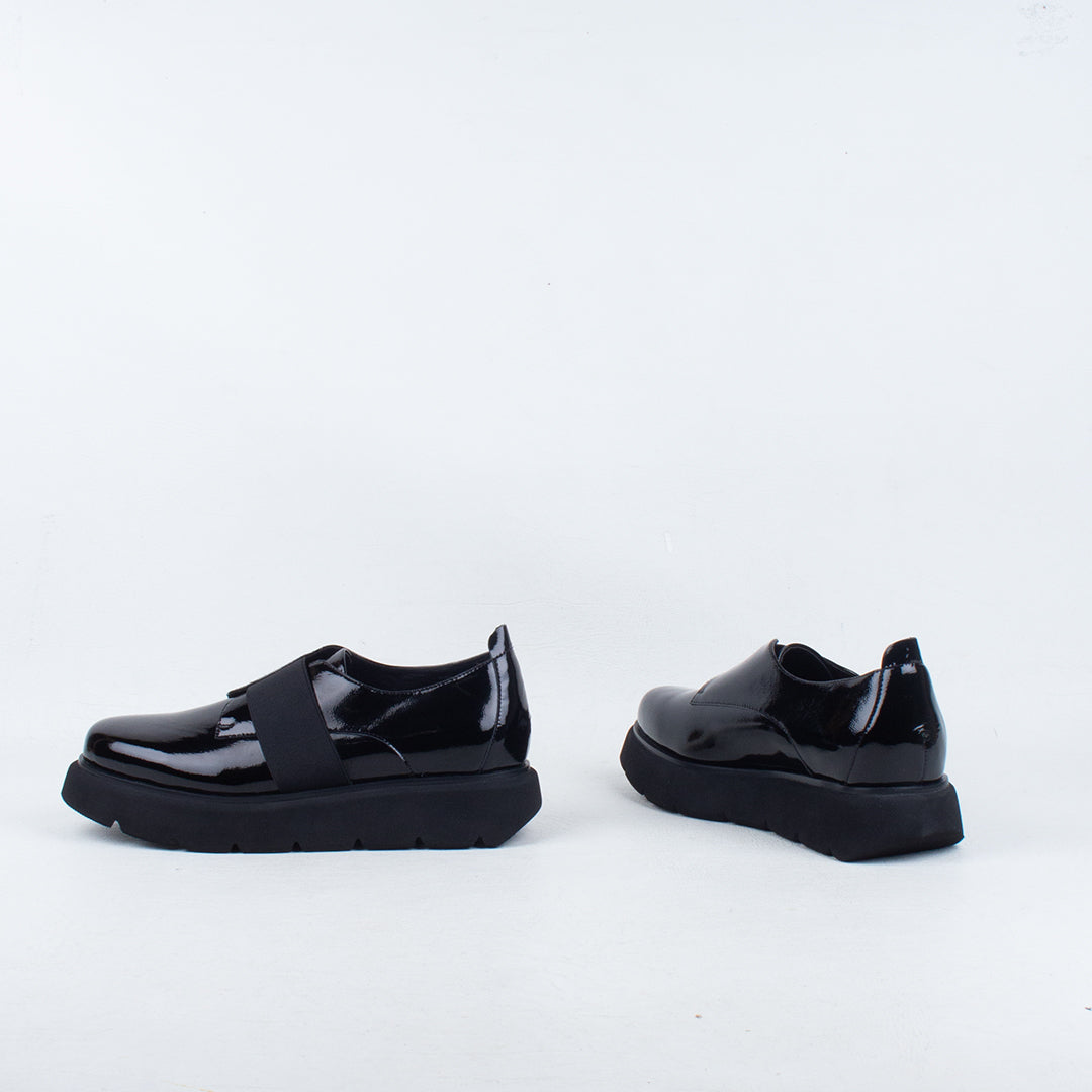 Sista Slip on