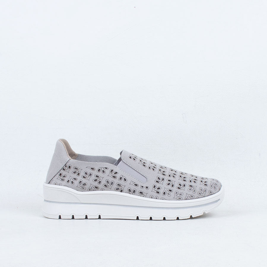 Pinto Slip On
