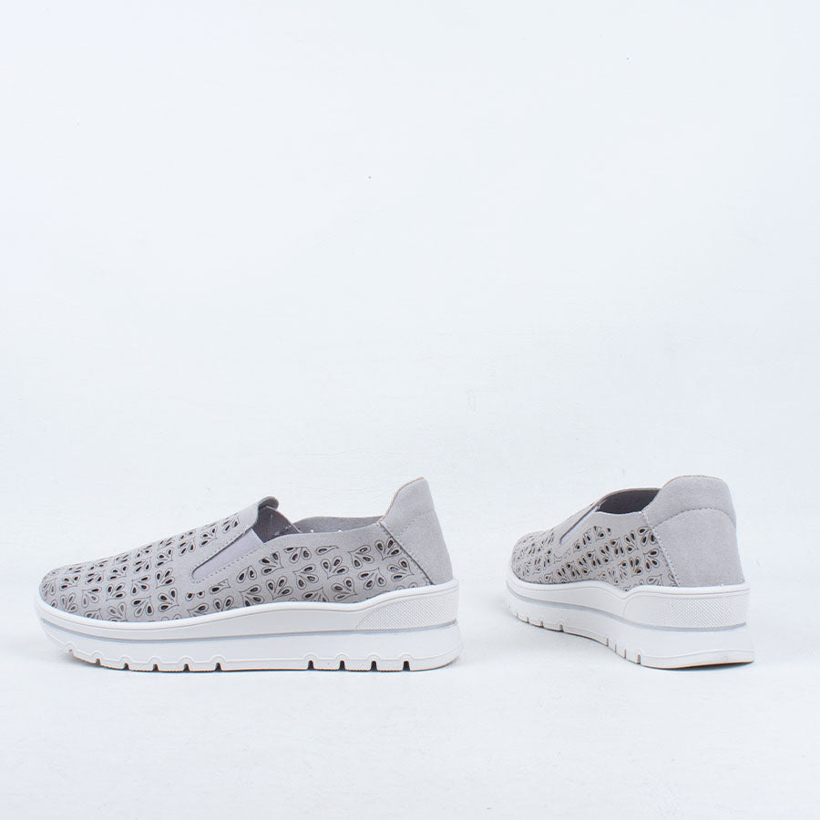 Pinto Slip On