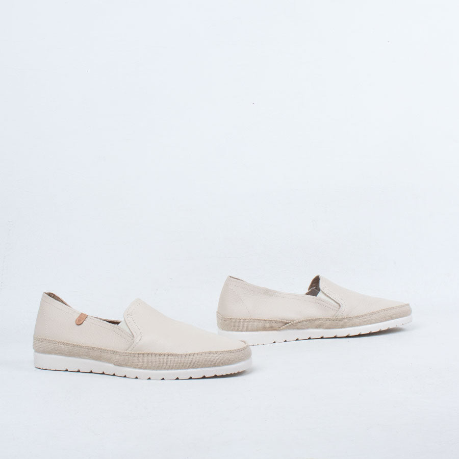 Nuria Slip On