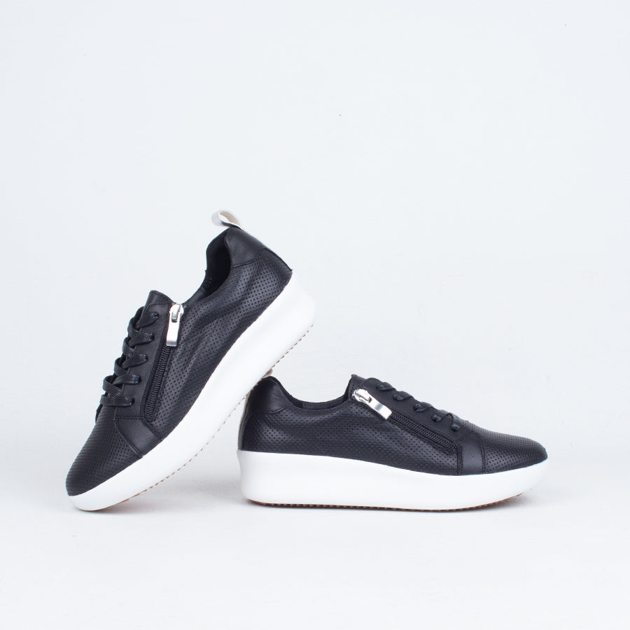 Malley Sneaker