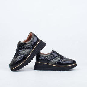 Helena Sneaker