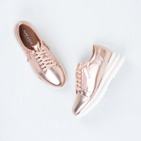 Hosting Sneaker
