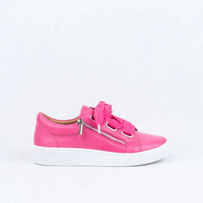 Jovial Sneaker