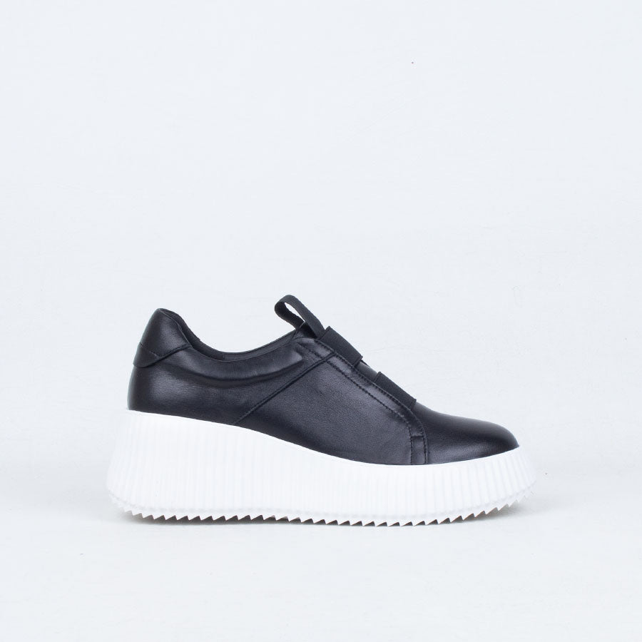 Ferry Sneaker