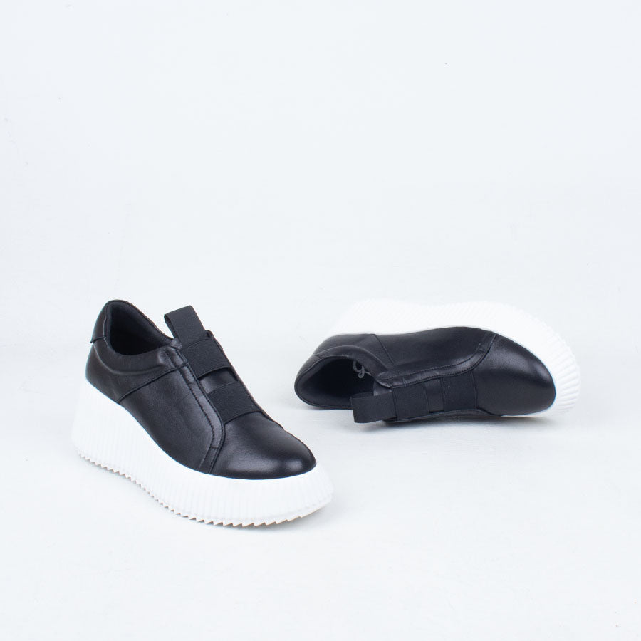 Ferry Sneaker