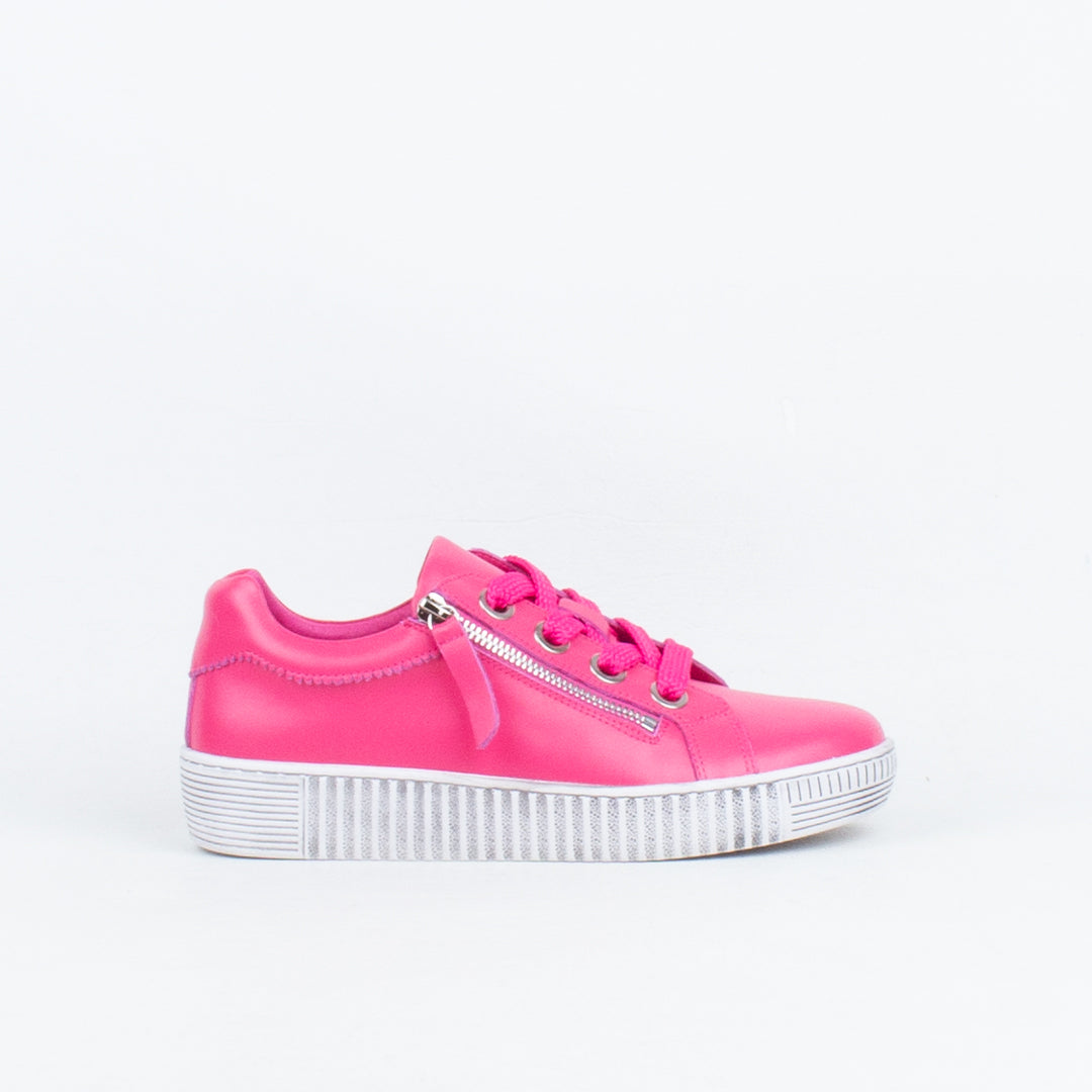 Ginny Sneaker