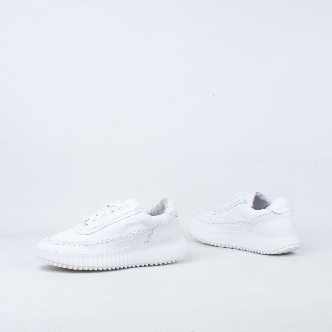 Hotta Sneaker