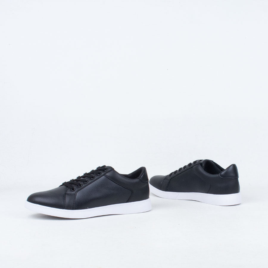 Malibu Sneaker