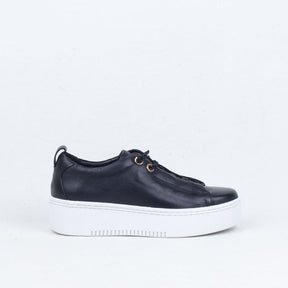 Kerri Sneaker