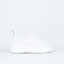 Pearlzie Boost Sneaker