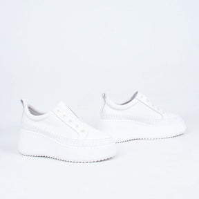 Pearlzie Boost Sneaker