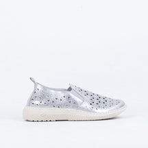 Pia Slip On