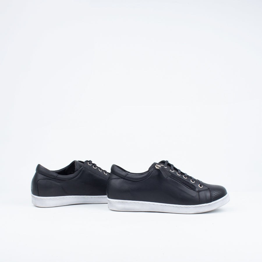 Tommie Sneaker