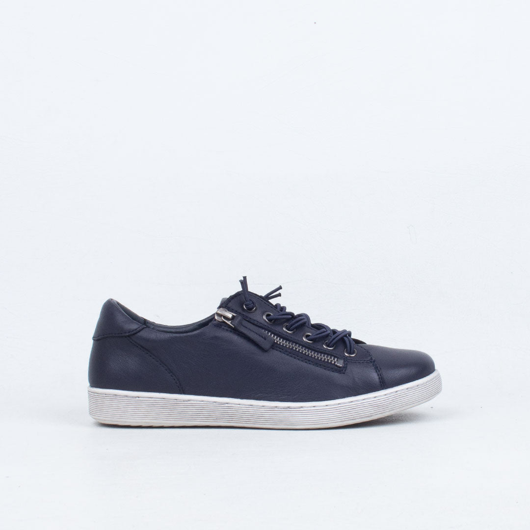 Temi Sneaker