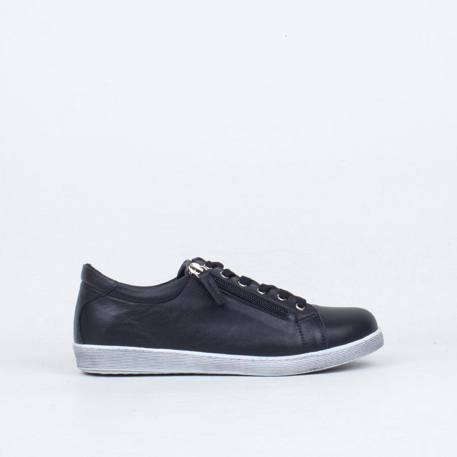 Tommie Sneaker
