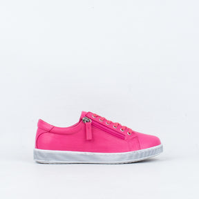 Tommie Sneaker