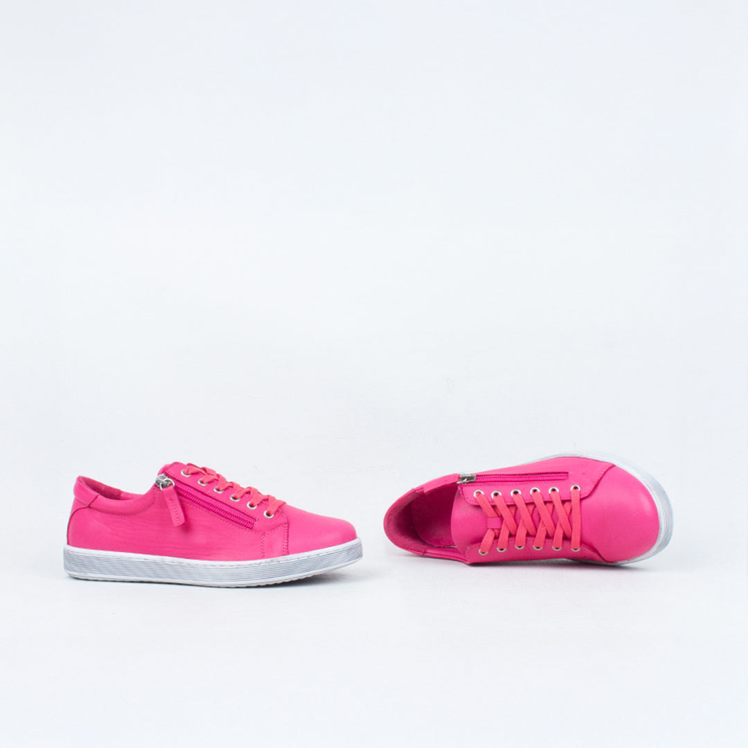 Tommie Sneaker