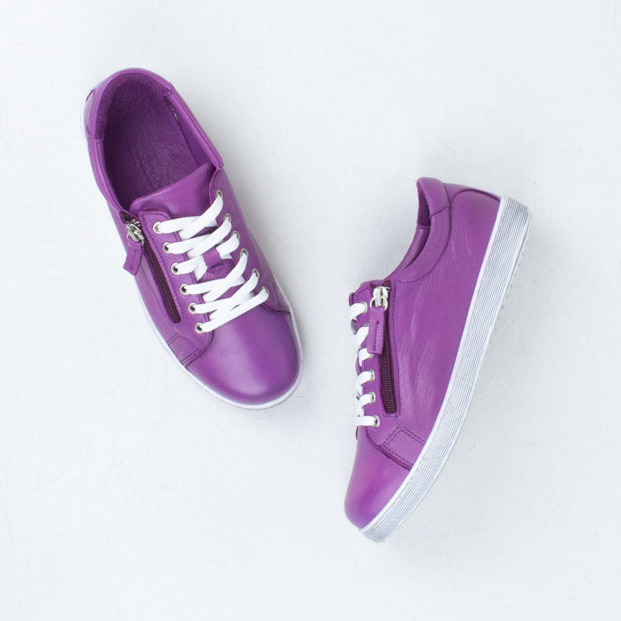 Tommie Sneaker
