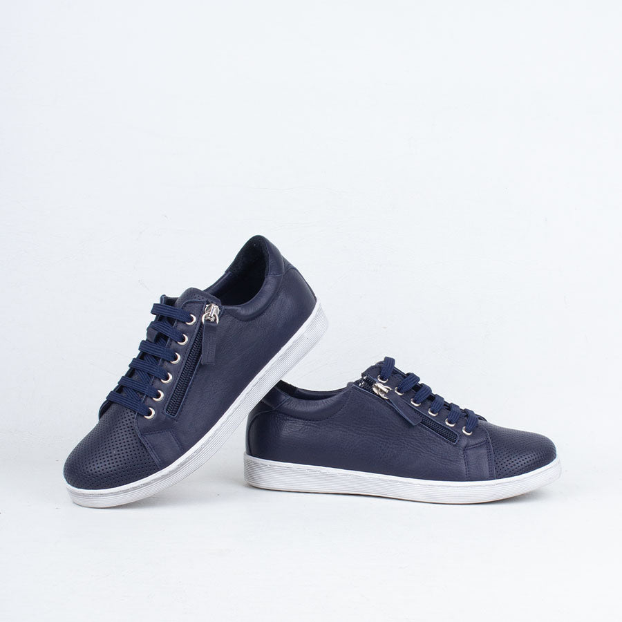 Tommie Sneaker