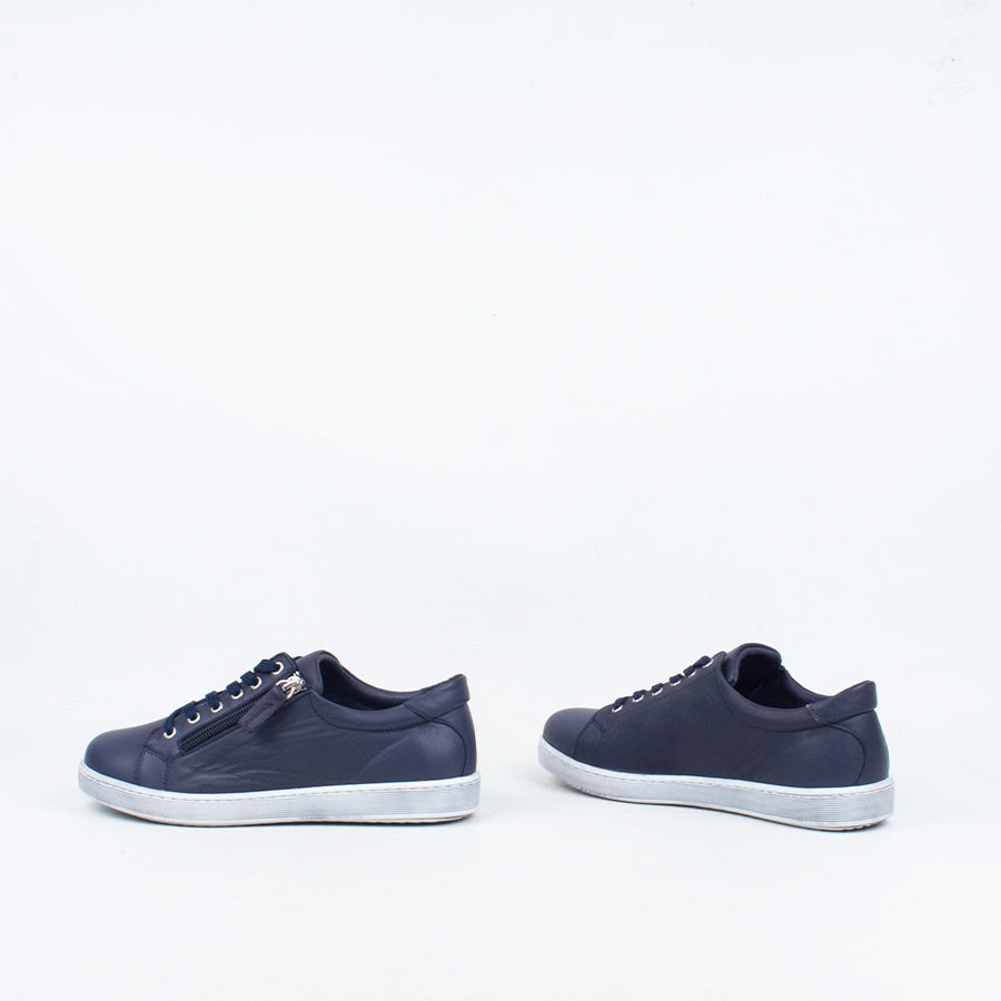 Tommie Sneaker