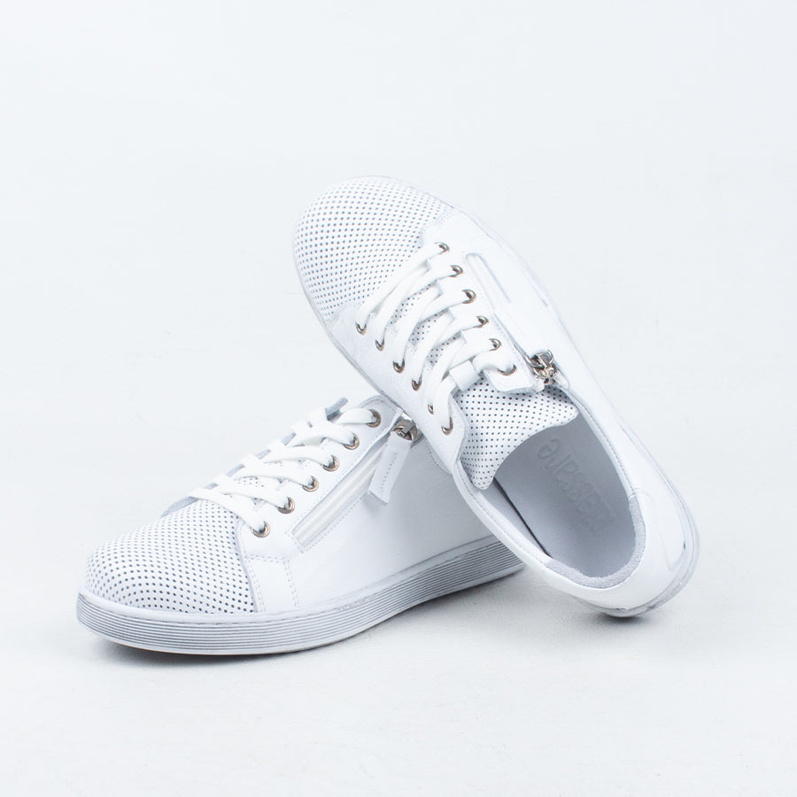 Tommie Perf Sneaker