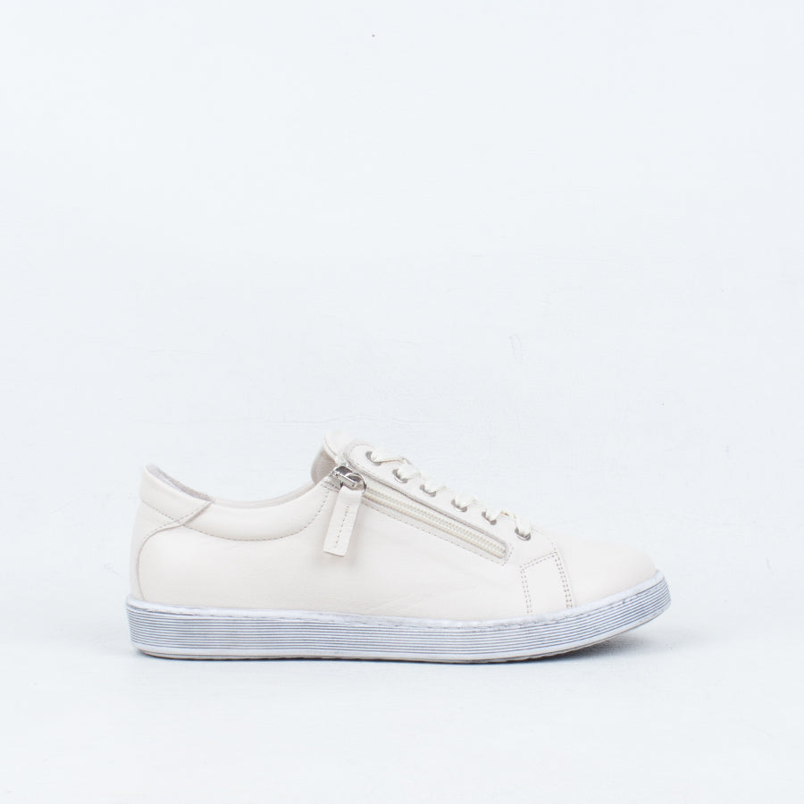 Tommie Sneaker