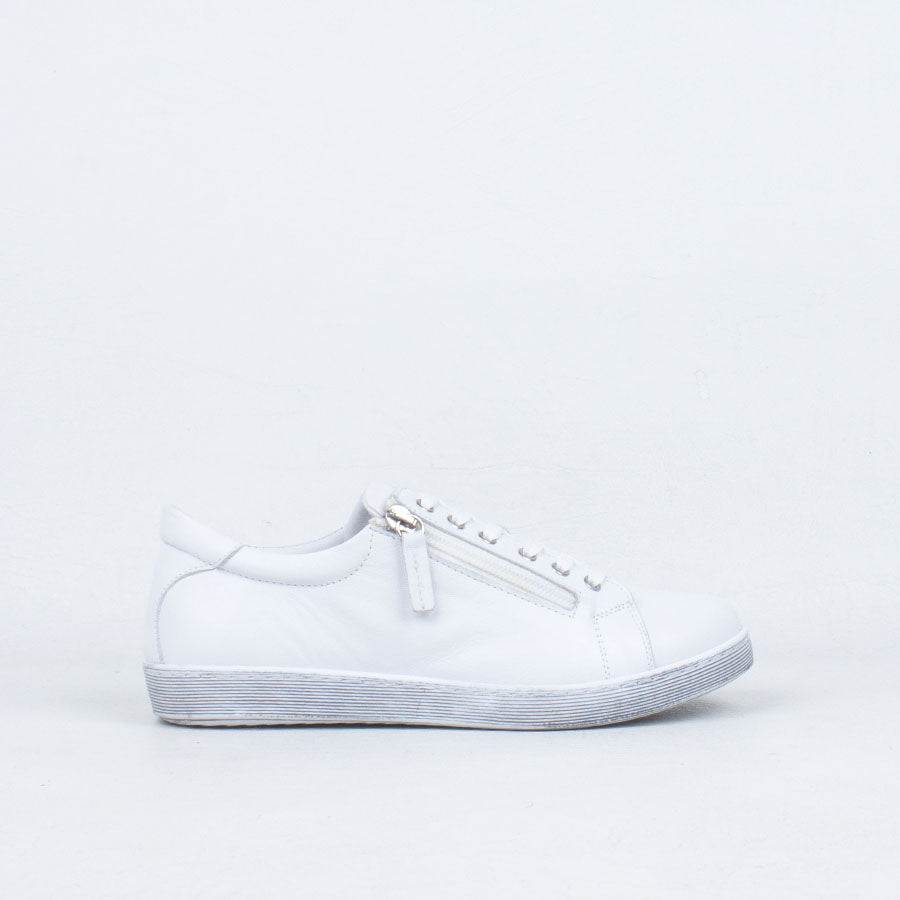 Tommie Sneaker