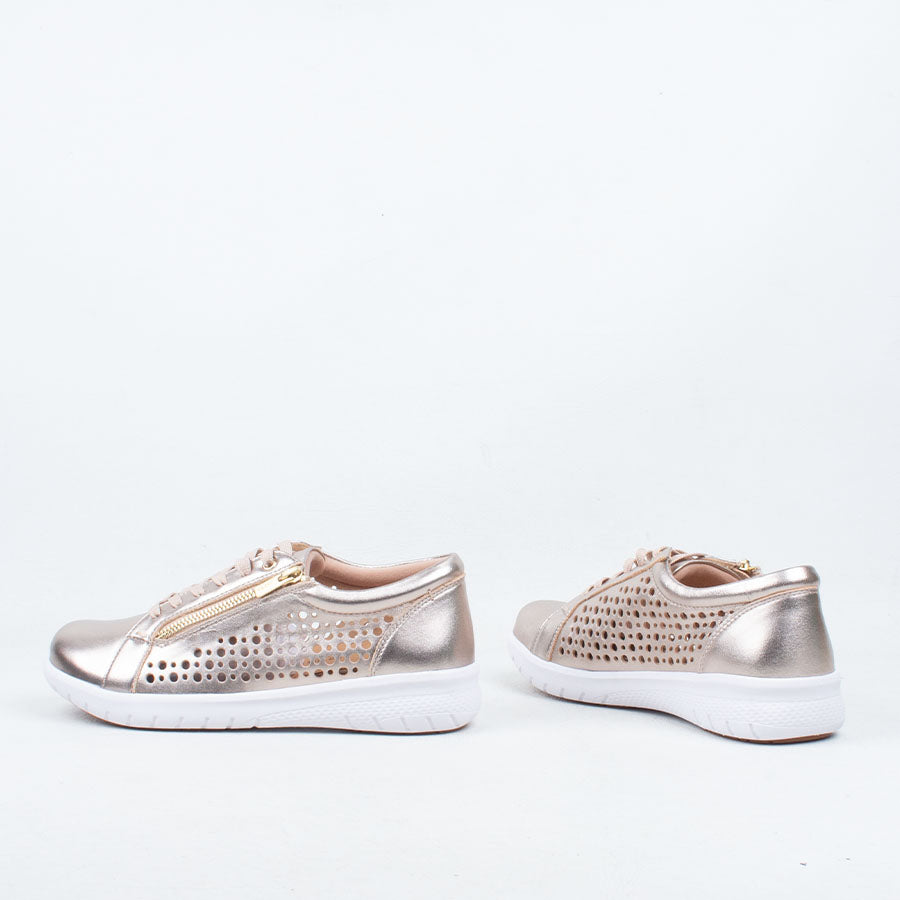 Shovo Sneaker