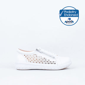 Shovo Sneaker