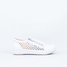 Shovo Sneaker