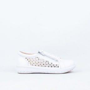 Shovo Sneaker