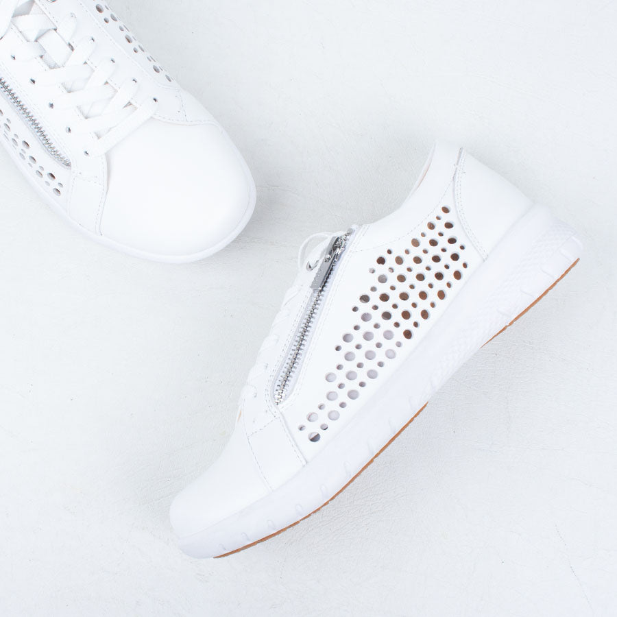Shovo Sneaker